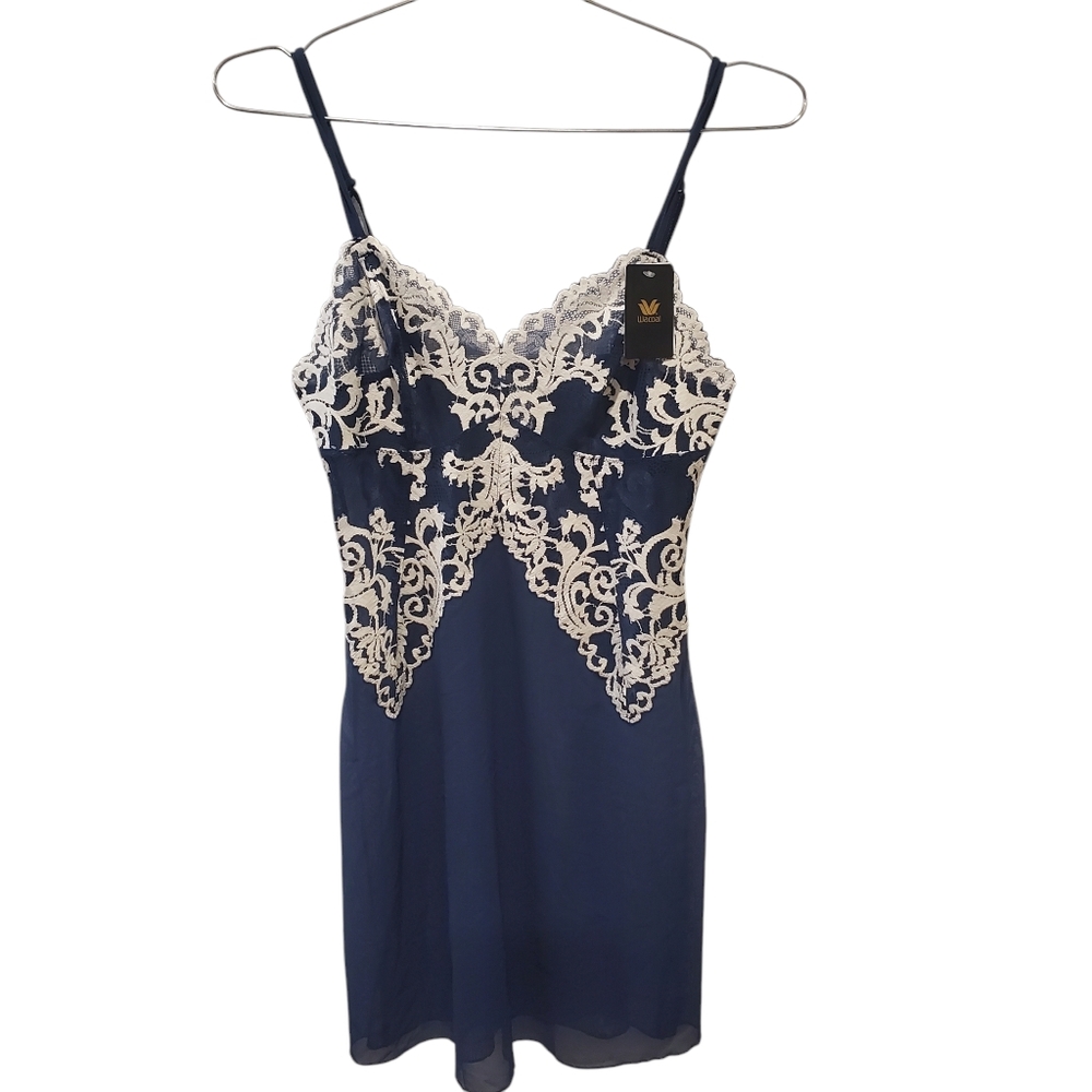 New Wacoal Intimate size Small blue and White Lace lingerie negligee NWT